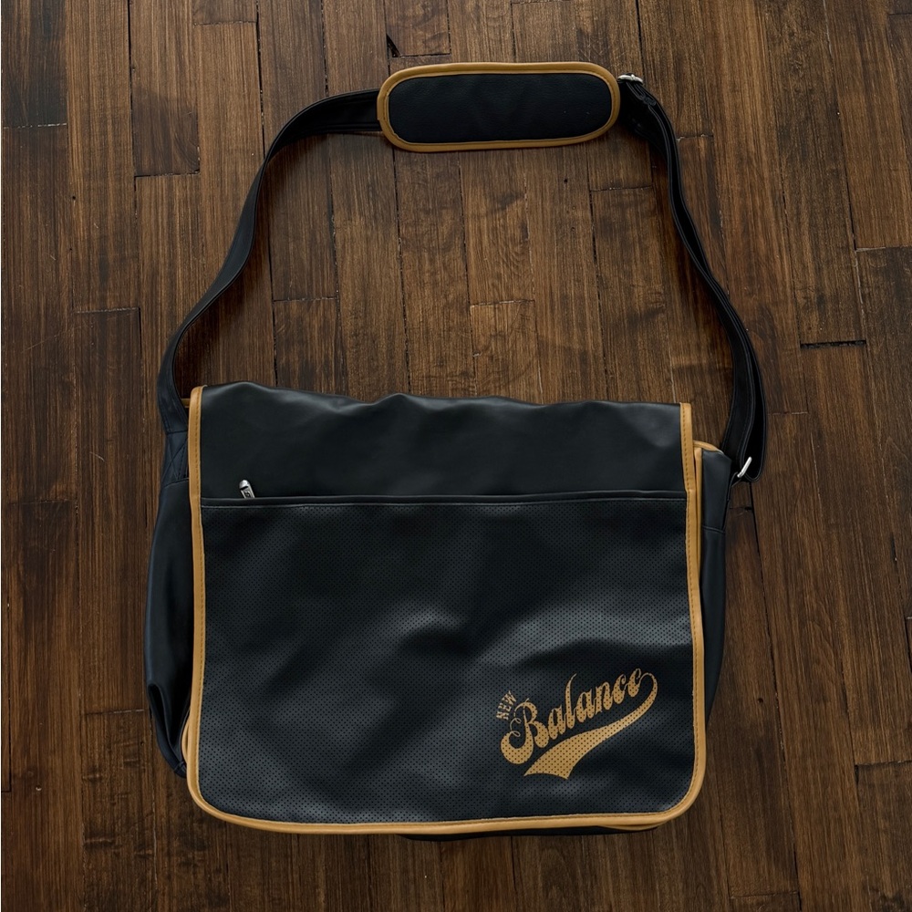 Vintage new Balance Messenger Bag